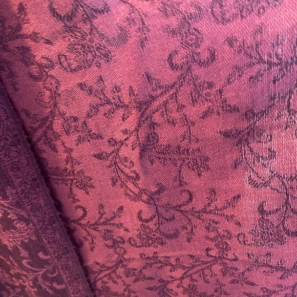 Jacquard Soft / Silky scarf🌸 - Picture 7 of 7